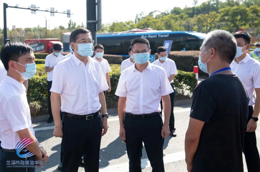 蔡永波在兰溪检查疫情防控和除险保安工作闭环高效防控