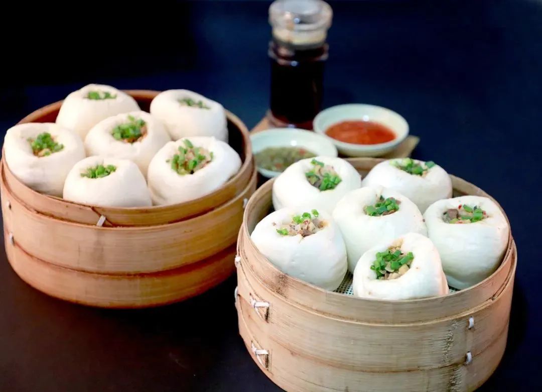 龙游葱花馒头人们常把生活的平常归结为"不咸不淡"殊不知把不咸不淡的