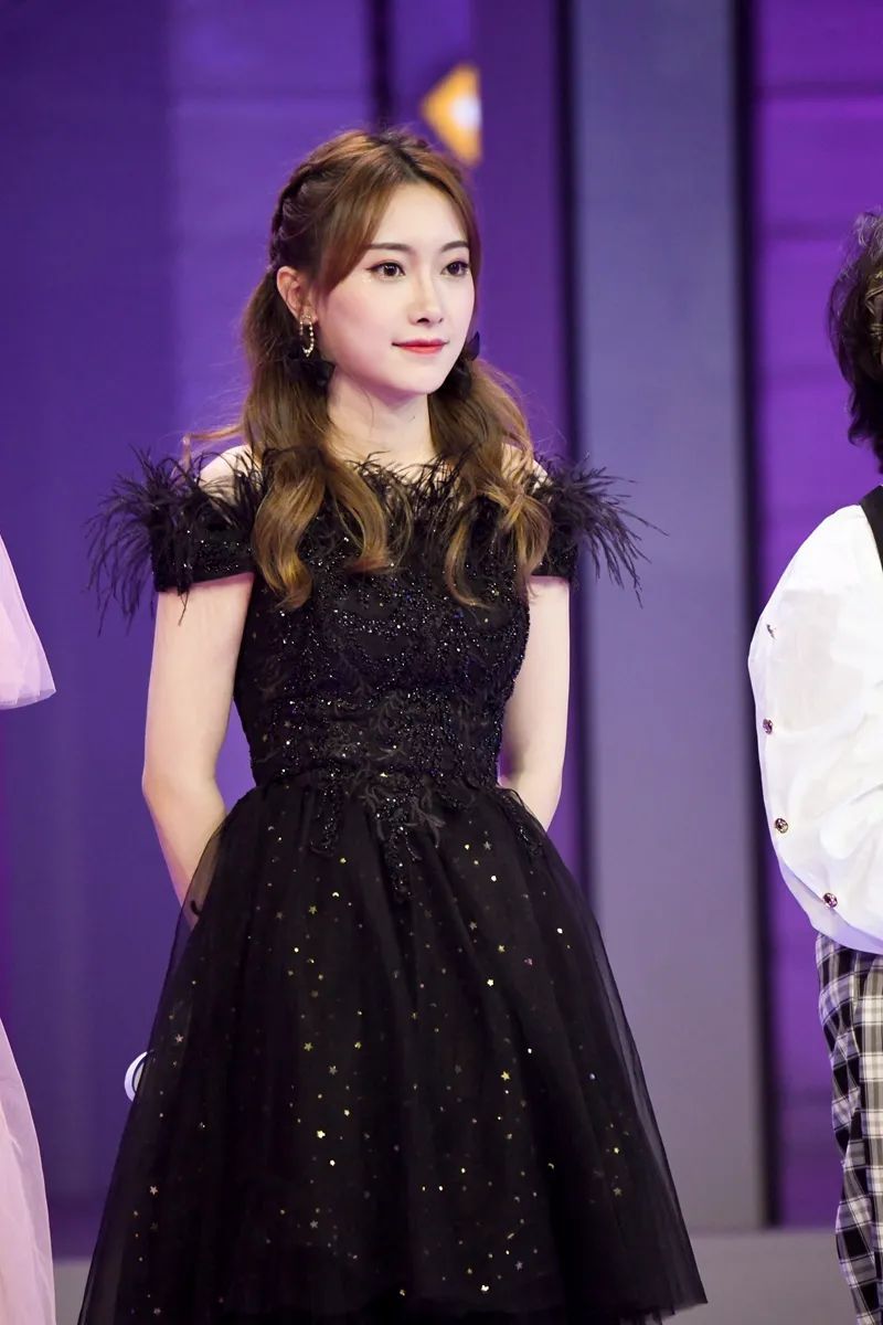 蓝莓孵化营完美收官王小潮夺冠九组公益帮扶大使出炉