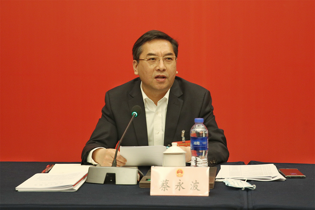 蔡永波在参加兰溪代表团审议时强调:全面融入都市区建设 为争创先行市